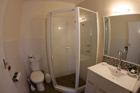 Sleepy Hill Motor Inn - Dentist Find 26