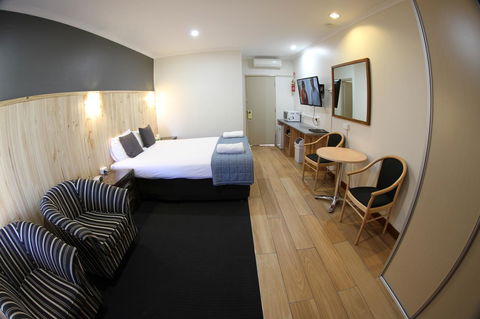 Sleepy Hill Motor Inn - Dentist Find 3
