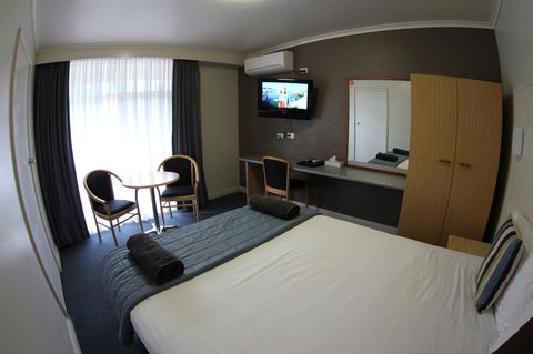 Sleepy Hill Motor Inn - Dentist Find 27