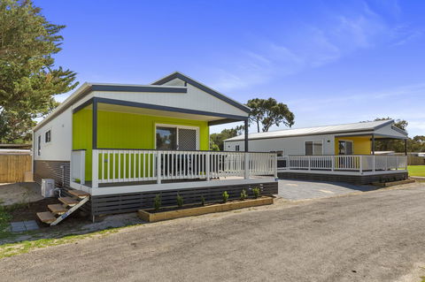 Victor Harbor Holiday & Cabin Park - Dentist Find 22