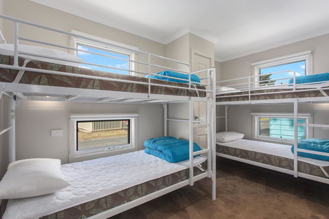 Victor Harbor Holiday & Cabin Park - Dentist Find 32