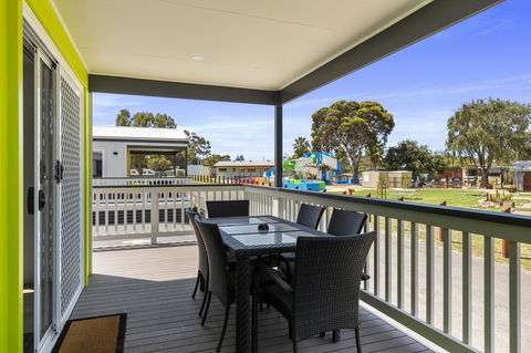 Victor Harbor Holiday & Cabin Park - Dentist Find 21