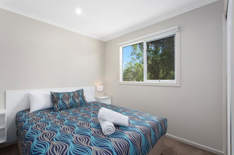 Victor Harbor Holiday & Cabin Park - Dentist Find 34