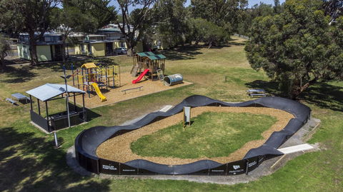 Victor Harbor Holiday & Cabin Park - Dentist Find 5