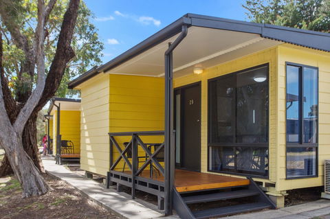 Victor Harbor Holiday & Cabin Park - Dentist Find 41