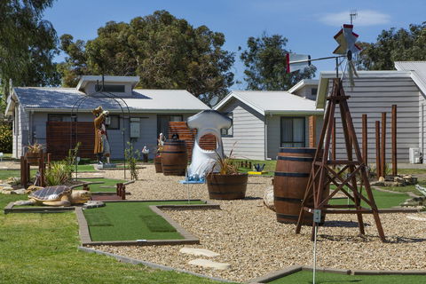 Victor Harbor Holiday & Cabin Park - Dentist Find 4