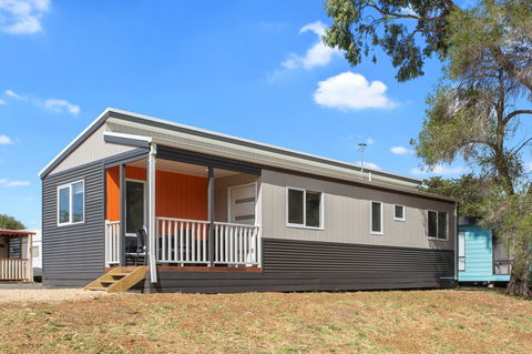 Victor Harbor Holiday & Cabin Park - Dentist Find 37