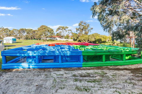 Victor Harbor Holiday & Cabin Park - Dentist Find 43