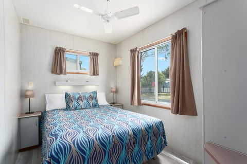 Victor Harbor Holiday & Cabin Park - Dentist Find 26