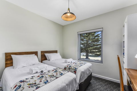 Bonnies Of Beachport - Dentist Find 3