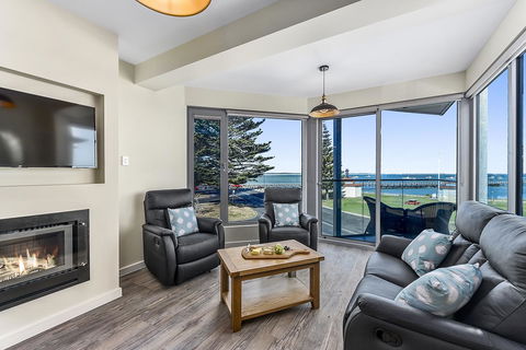 Bonnies Of Beachport - Dentist Find 0