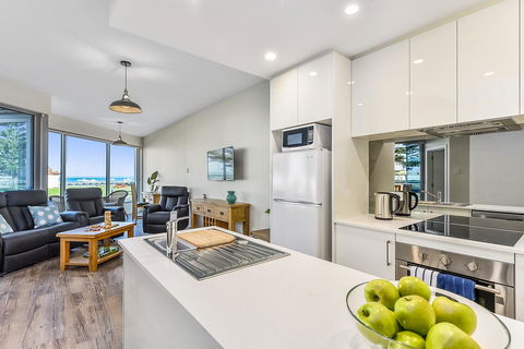 Bonnies Of Beachport - Dentist Find 19