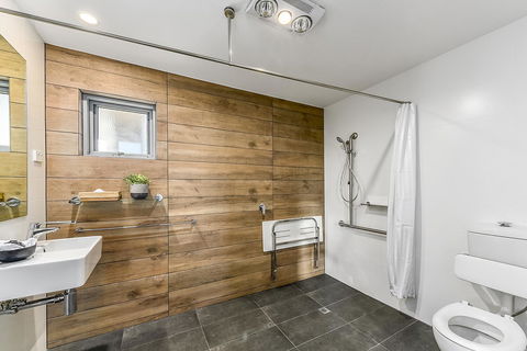 Bonnies Of Beachport - Dentist Find 30