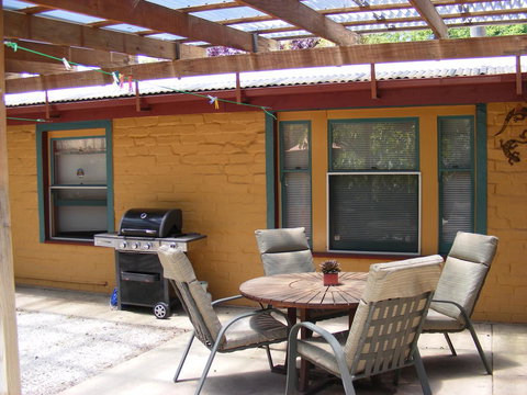 Trevalia Accommodation - Dentist Search 10