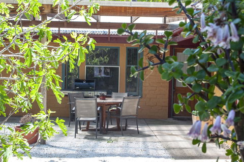 Trevalia Accommodation - Dentist Search 28