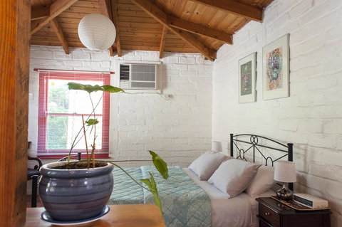 Trevalia Accommodation - Dentist Search 31