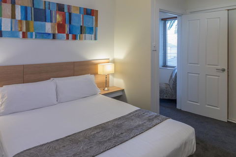 Bay 10 - Suites And Apartments - Dentist Find 22