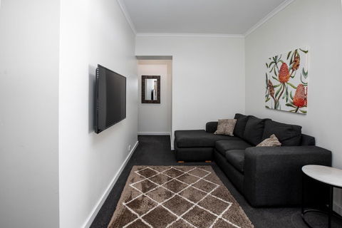 Bay 10 - Suites And Apartments - Dentist Find 2