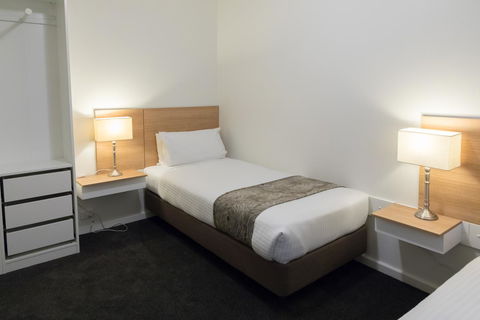 Bay 10 - Suites And Apartments - Dentist Find 24