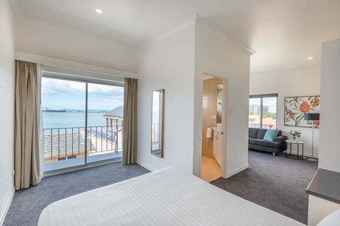 Bay 10 - Suites And Apartments - Dentist Find 11