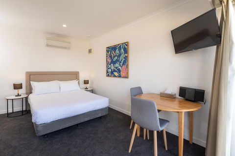 Bay 10 - Suites And Apartments - Dentist Find 8