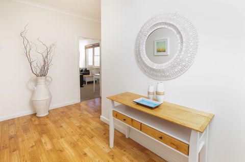 Bay 10 - Suites And Apartments - Dentist Find 14