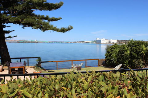 Bay 10 - Suites And Apartments - Dentist Find 25