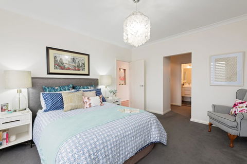Boutique Getaway On Wright - Dentist Find 7