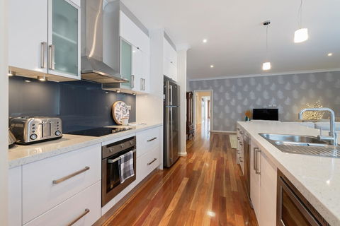 Boutique Getaway On Wright - Dentist Find 2