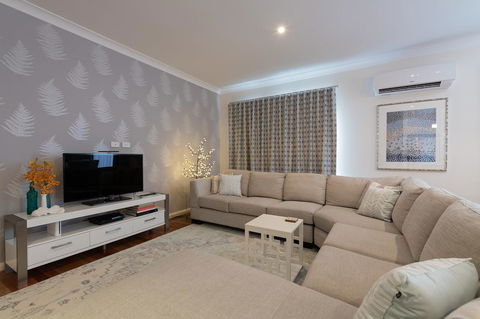 Boutique Getaway On Wright - Dentist Find 1