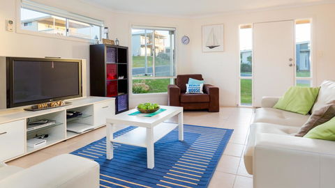 Rocks Beach House Victor Harbor - Dentist Find 3
