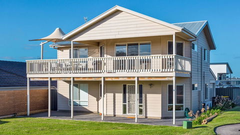 Rocks Beach House Victor Harbor - Dentist Find 1