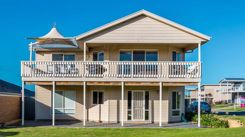 Rocks Beach House Victor Harbor - Dentist Find 9