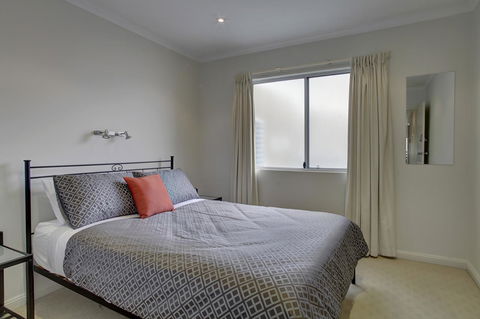Tasman Beachside Apartments - Dentist Find 8