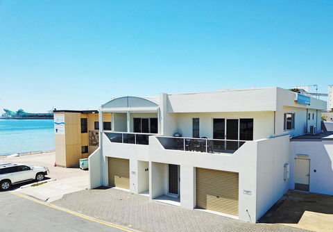 Tasman Beachside Apartments - Dentist Find 2