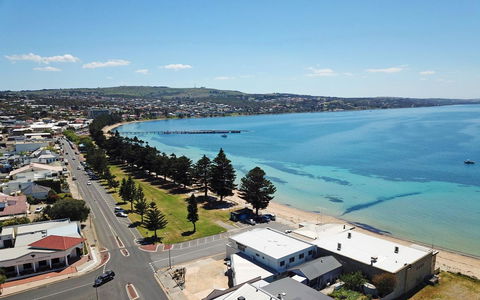 Tasman Beachside Apartments - Dentist Find 1