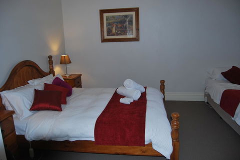 Jacaranda Cottage - Dentist Find 10