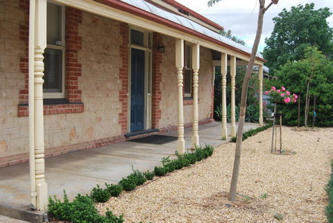 Jacaranda Cottage - Dentist Find 12