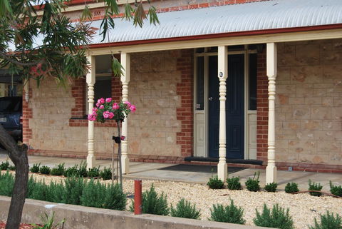 Jacaranda Cottage - Dentist Find 13