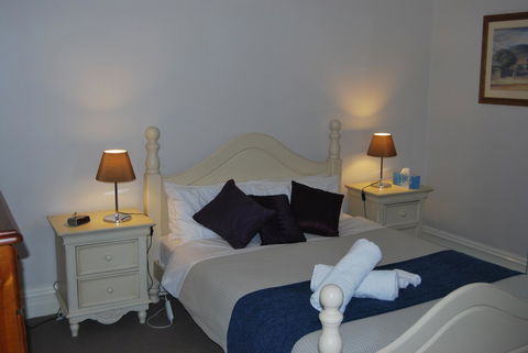 Jacaranda Cottage - Dentist Find 4