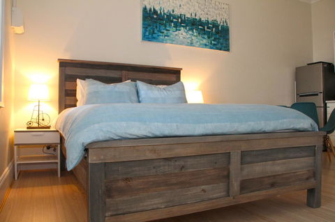 Smugglers Inn Studio Apartments - Dentist Find 5