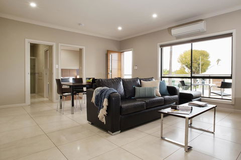 Renmark Holiday Apartment - Dentist Find 1