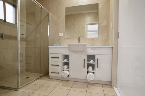 Renmark Holiday Apartment - Dentist Find 6