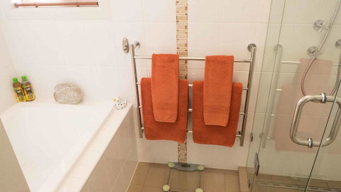 Rezare House Bed & Breakfast - Dentist Find 25