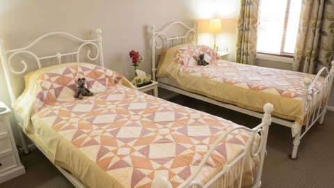 Rezare House Bed & Breakfast - Dentist Find 9