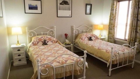 Rezare House Bed & Breakfast - Dentist Find 8