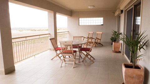 Rezare House Bed & Breakfast - Dentist Find 16