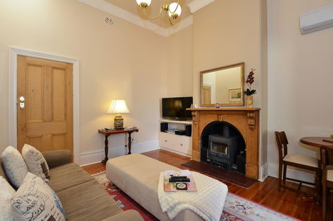 Trafalgar Premium Vintage Suites - Dentist Find 3