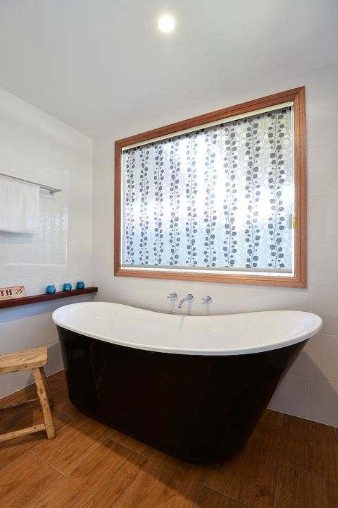 Trafalgar Premium Vintage Suites - Dentist Find 2