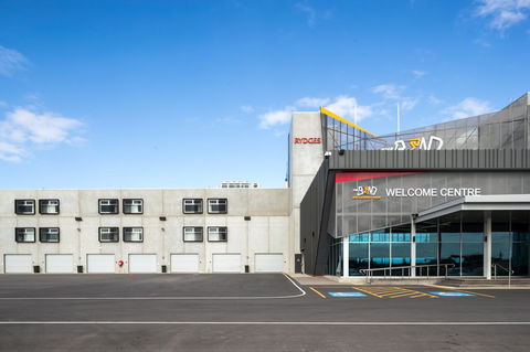 Rydges Pit Lane - Dentist Find 19